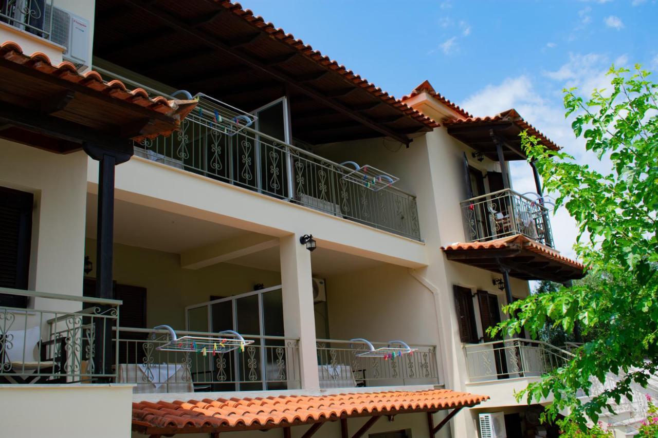 Theano Apartments Stoúpa Dış mekan fotoğraf