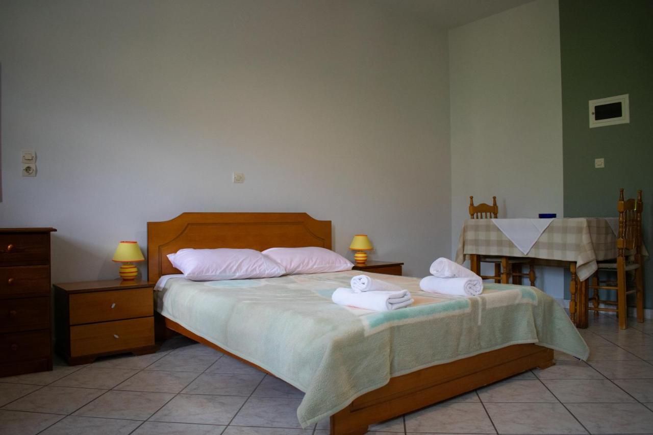 Theano Apartments Stoúpa Dış mekan fotoğraf