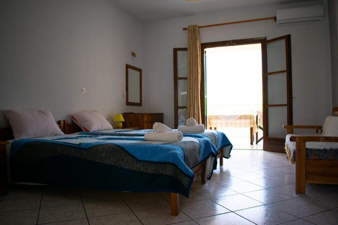 Theano Apartments Stoúpa Dış mekan fotoğraf